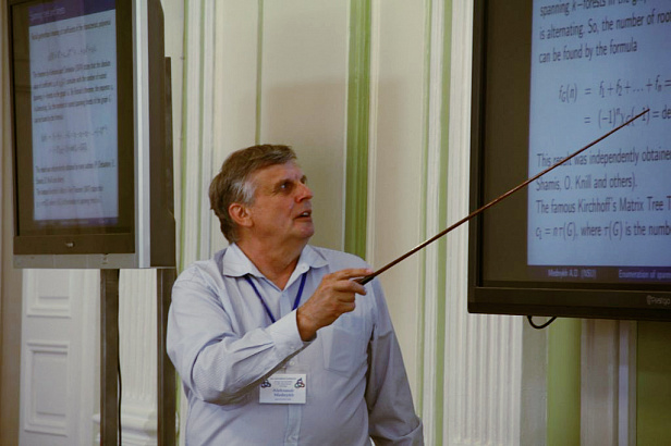 Группы и квандлы в маломерной топологии 2019