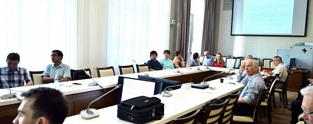 Группы и квандлы в маломерной топологии 2018